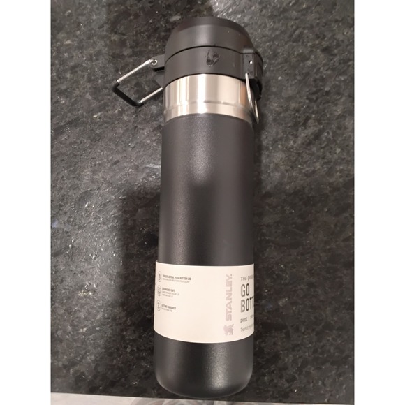 Stanley The Quick Flip GO Bottle 24 oz Black Insulated Tumbler Travel - Picture 1 of 4